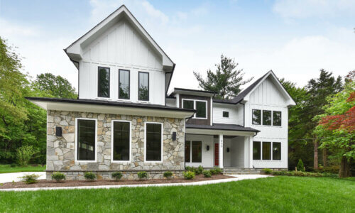 4 Bed, 3 Bath Modern Farmhouse in Northern Virginia